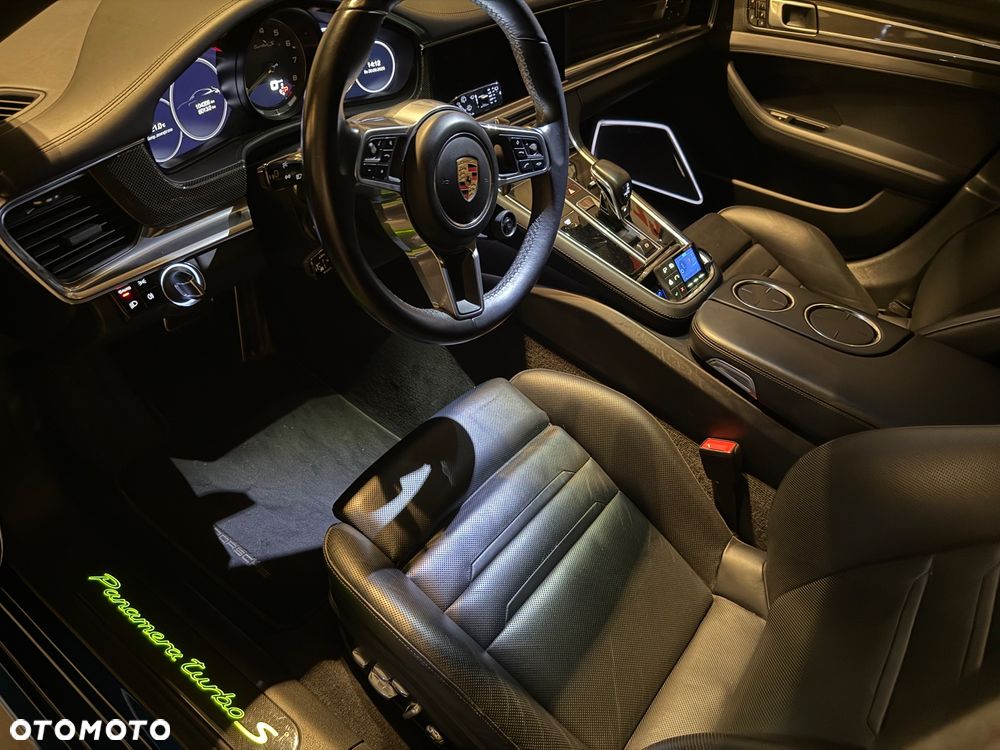 Porsche Panamera Turbo S e-Hybrid Sport Turismo - 6