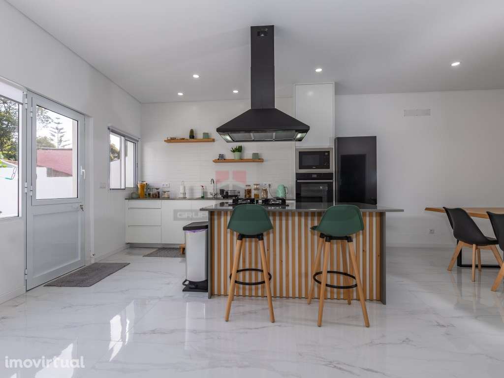 Moradia V2 Remodelada com Entrada Lateral - Fajã de Baixo, Ponta De... - Grande imagem: 5/30