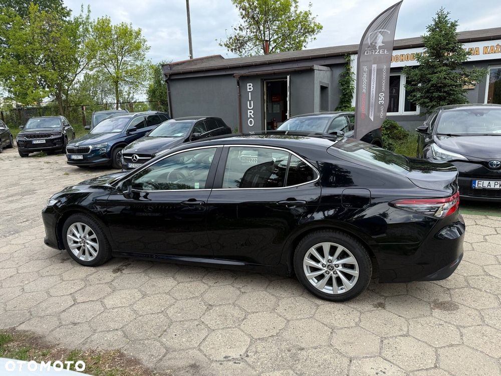 Toyota Camry - 8