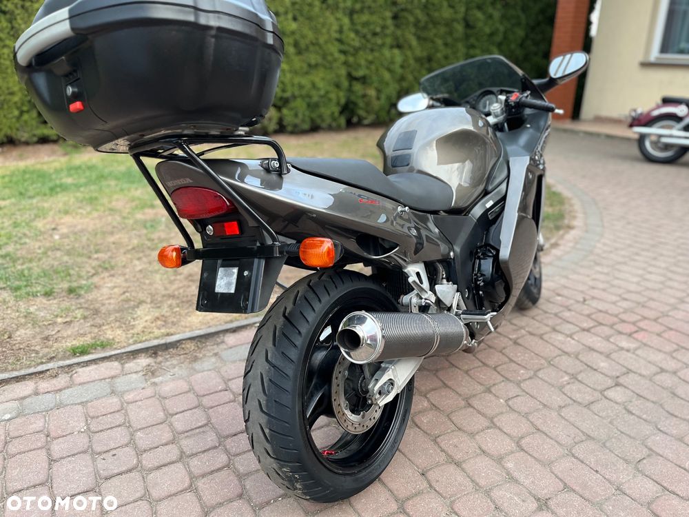Honda CBR - 6