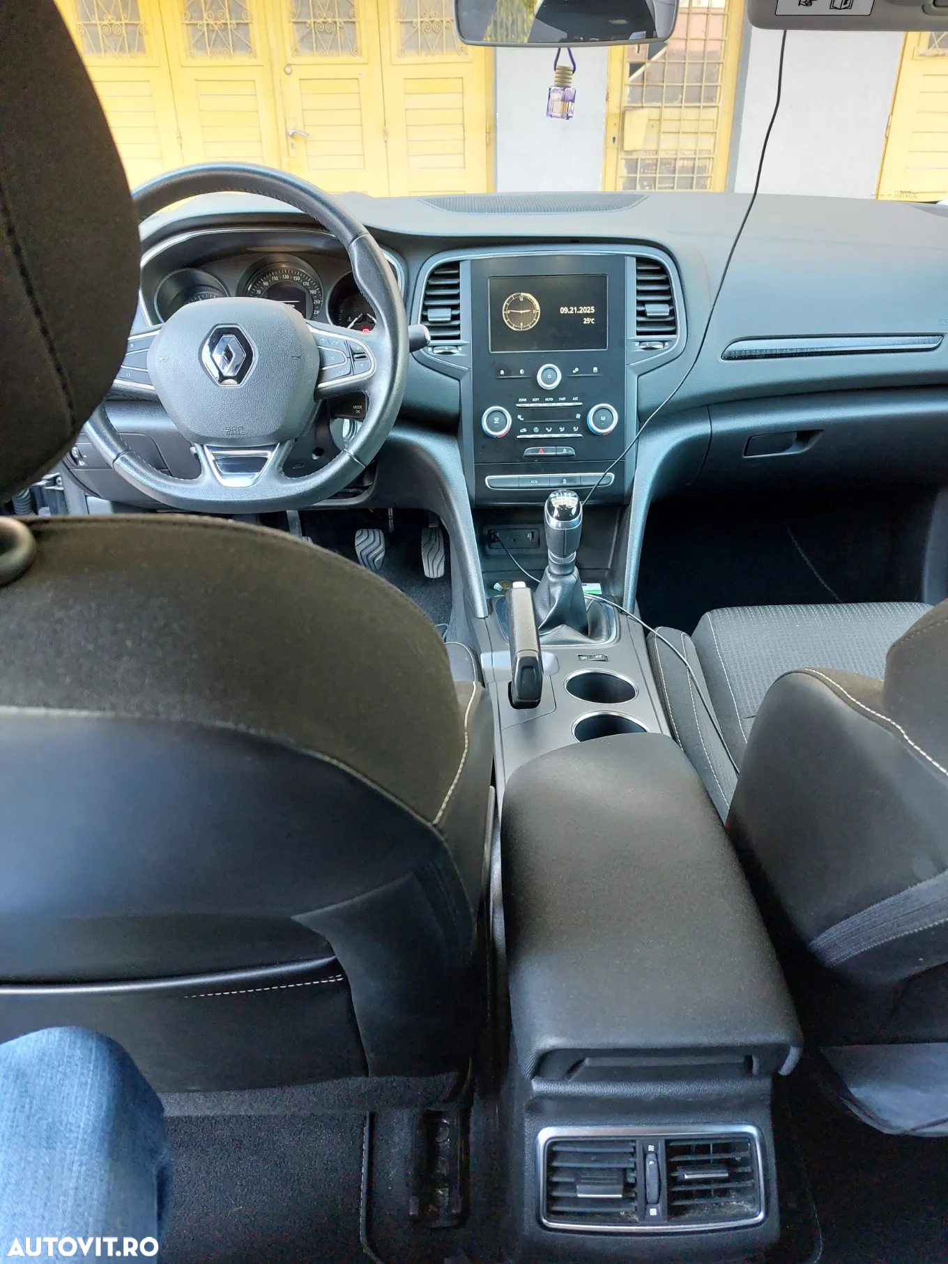 Renault Megane ENERGY TCe Zen - 9