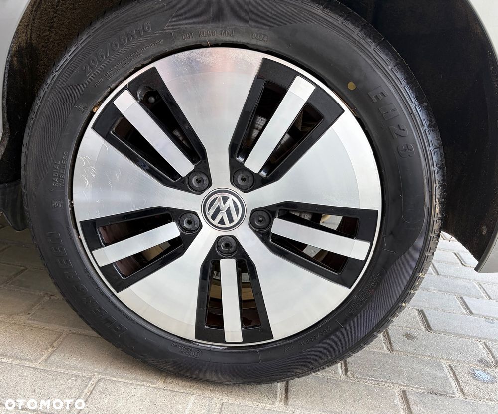 Volkswagen Golf e-Golf - 15