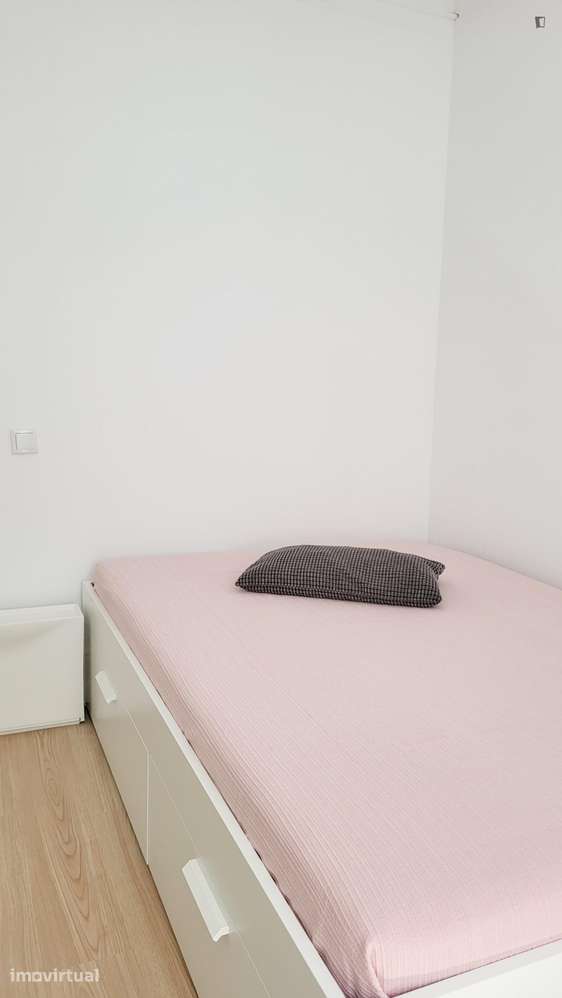 Quarto - localizado em Rio Tinto Porto - Grande imagem: 4/53