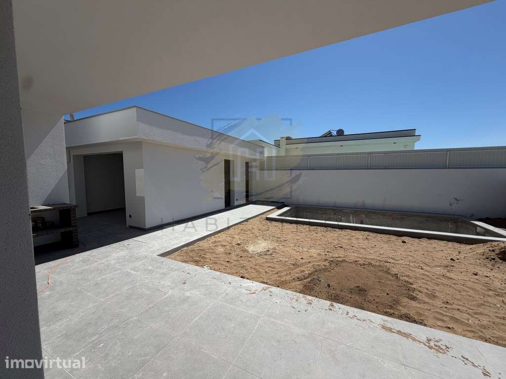 Moradia Nova T4 com Piscina em Azeitão- Vista Serra da Arrábida - Grande imagem: 5/35