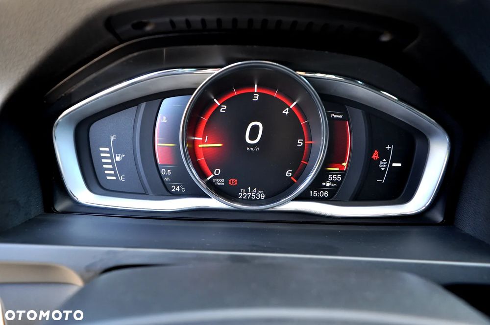 Volvo V60 Cross Country D3 Drive-E Summum - 28