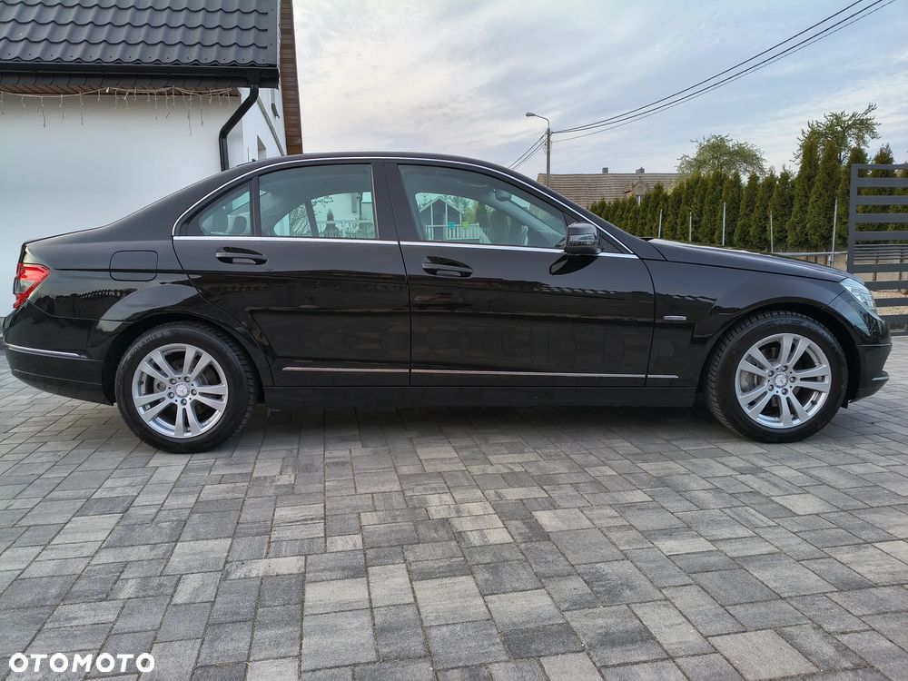 Mercedes-Benz Klasa C 180 Kompressor BlueEFFICIENCY Avantgarde - 4