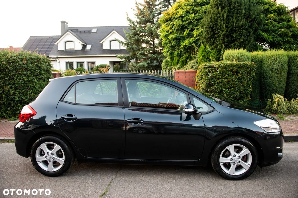 Toyota Auris 1.6 Executive - 4