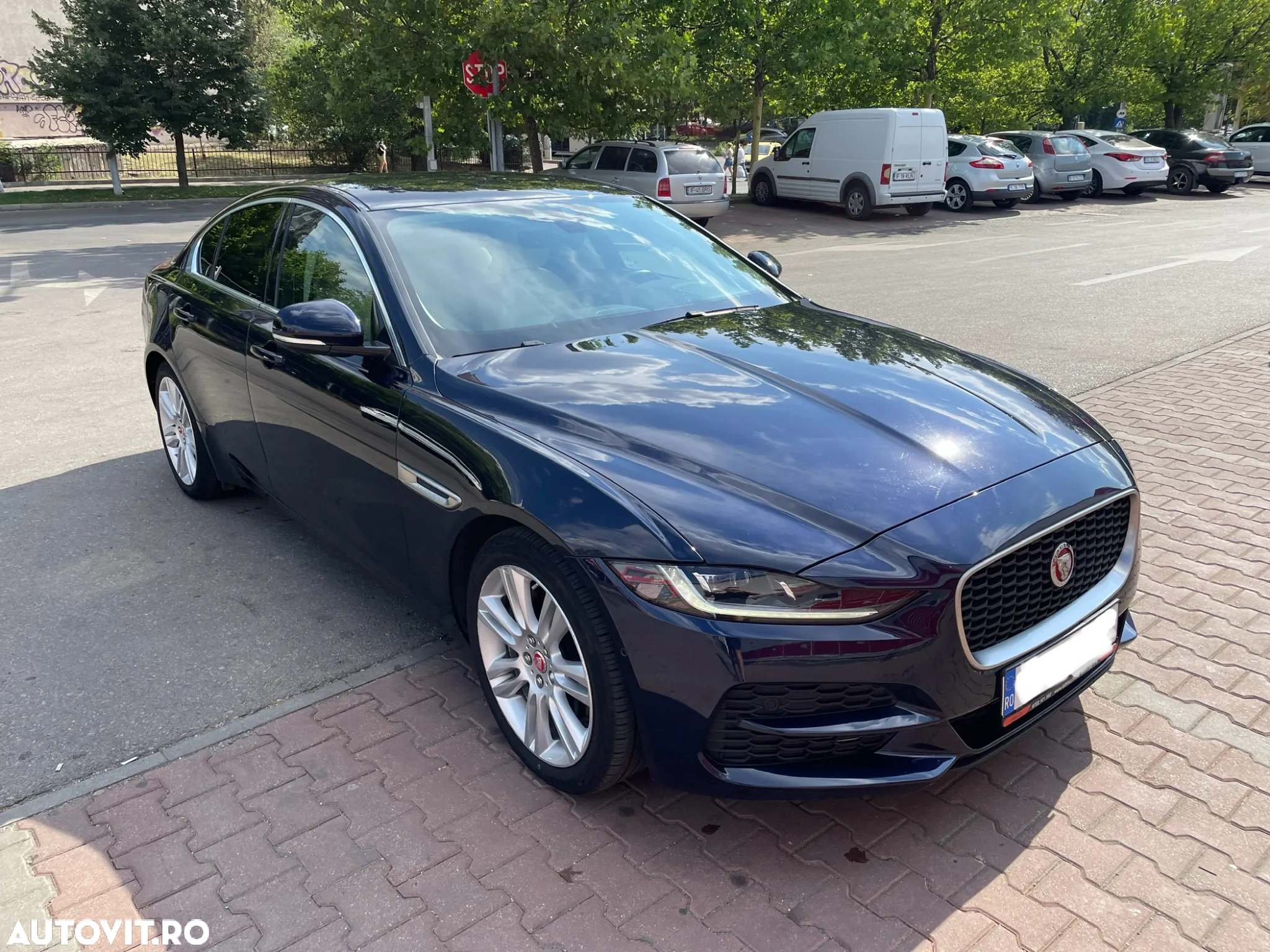 Jaguar XE D180 Aut. SE - 3