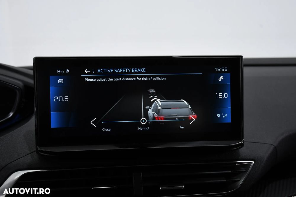 Peugeot 3008 1.2 PureTech Turbo S&S EAT8 Allure - 26