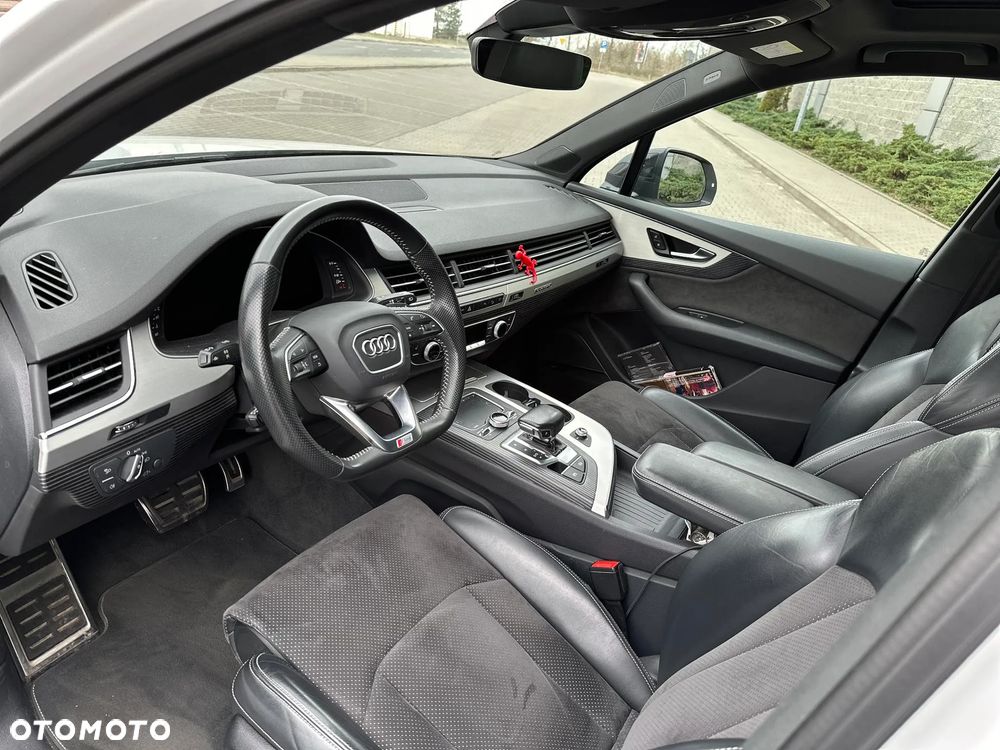 Audi Q7 - 11