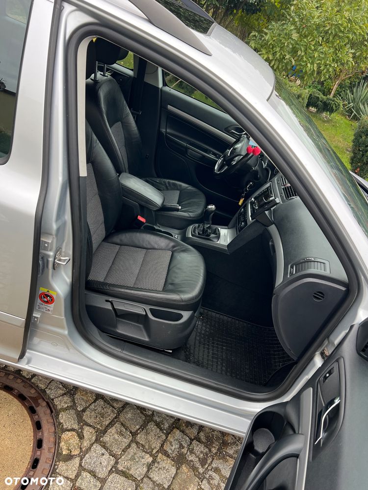 Skoda Octavia Combi 2.0 TDI DPF Elegance - 8
