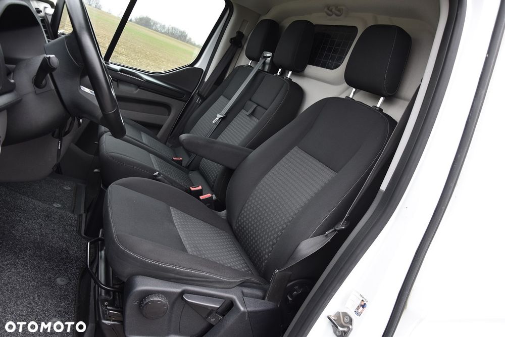 Ford TRANSIT CUSTOM 300 L2H1 - 19