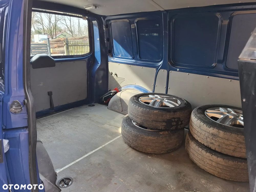 Volkswagen Transporter T5 - 5