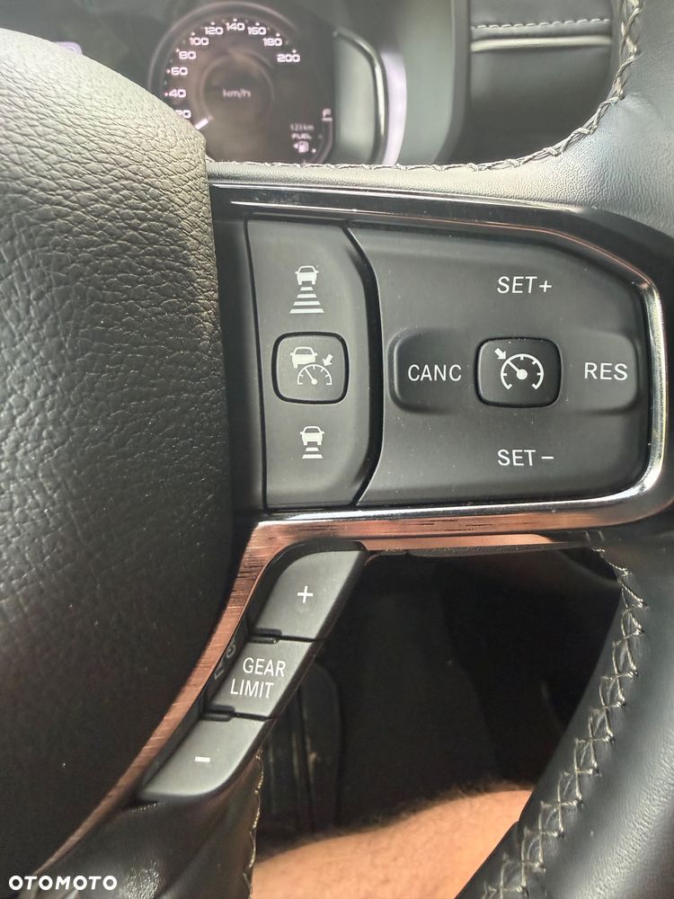 Dodge RAM 5.7 4x4 - 17
