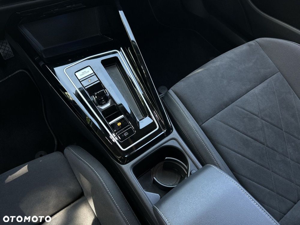 Volkswagen Golf 1.5 eTSI EVO Style DSG - 20
