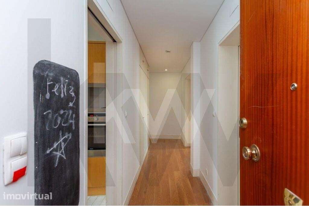 Apartamento T4 mobilado com terraço no Largo da Graça, Lisboa - Grande imagem: 2/43