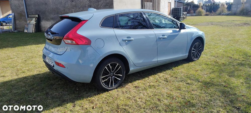 Volvo V40 D2 Momentum - 4