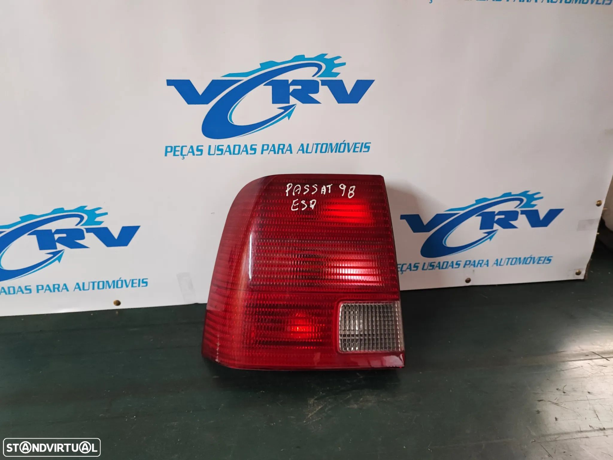 Farolim trás esquerdo Volkswagen Passat 1998 4 portas - 1