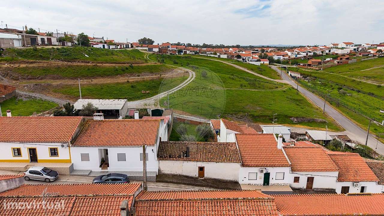 Moradia T2 para venda - Grande imagem: 2/9