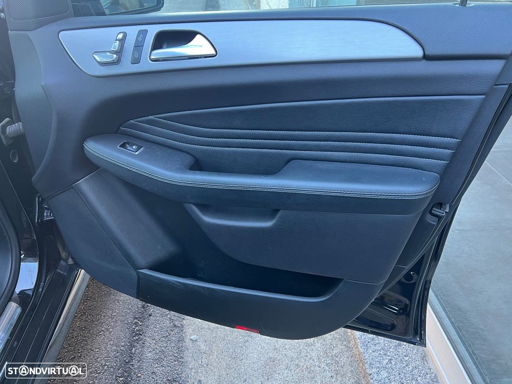 Mercedes-Benz GLE 250 d 9G-TRONIC AMG Line — fotografia 21