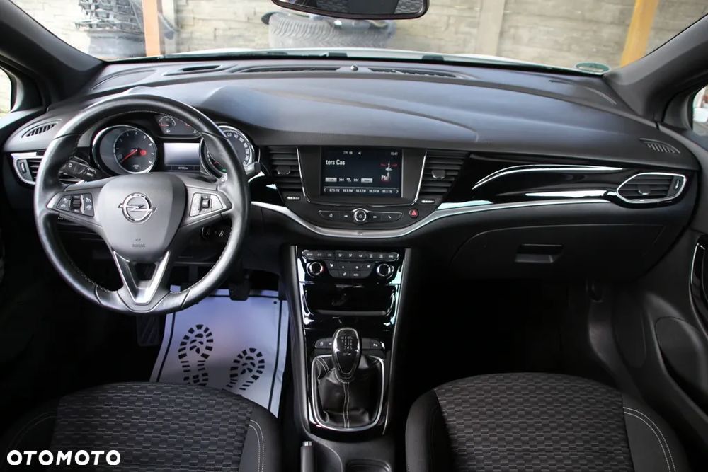 Opel Astra 1.6 Turbo Start/Stop Dynamic - 22