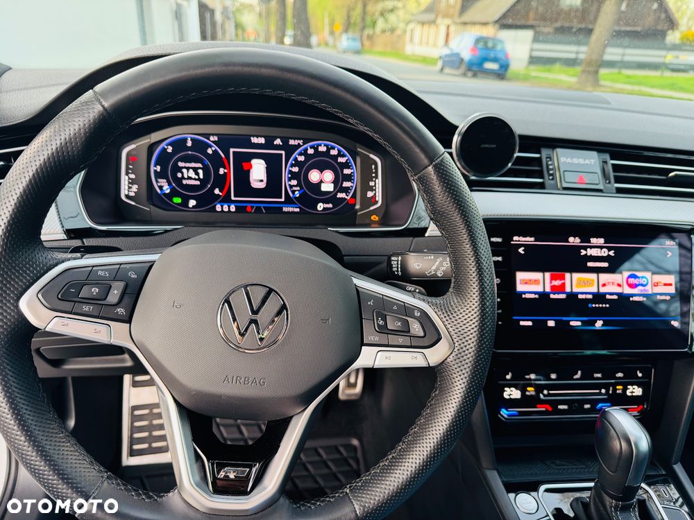 Volkswagen Passat - 11