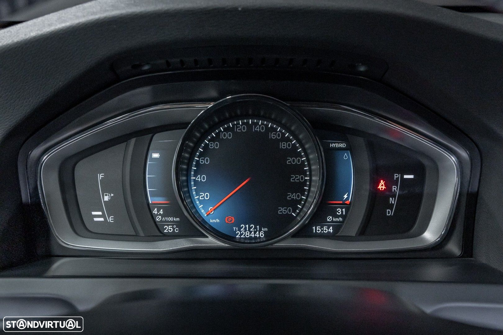 Volvo V60 2.4 D6 Momentum AWD Phev - 23