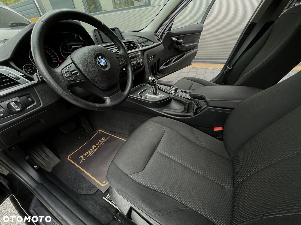 BMW Seria 3 320d Touring Advantage - 18