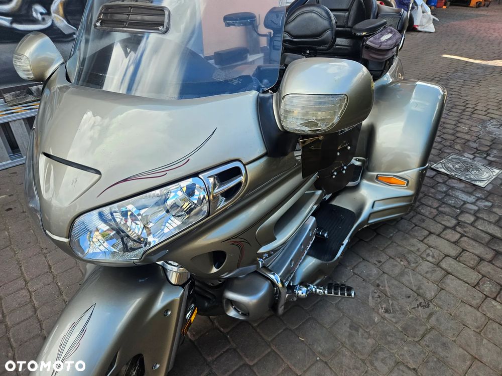 Honda GL - 10