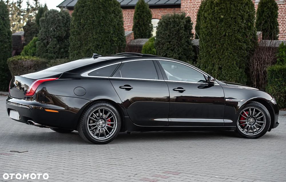 Jaguar XJ - 14