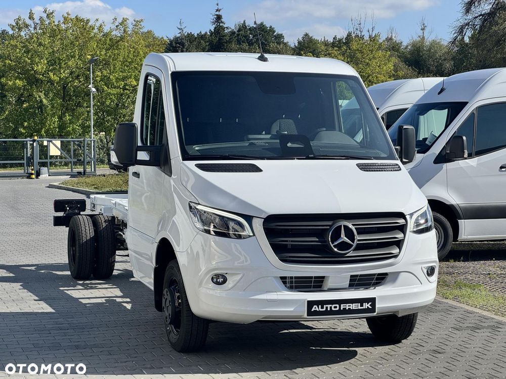 Mercedes-Benz Sprinter - 2