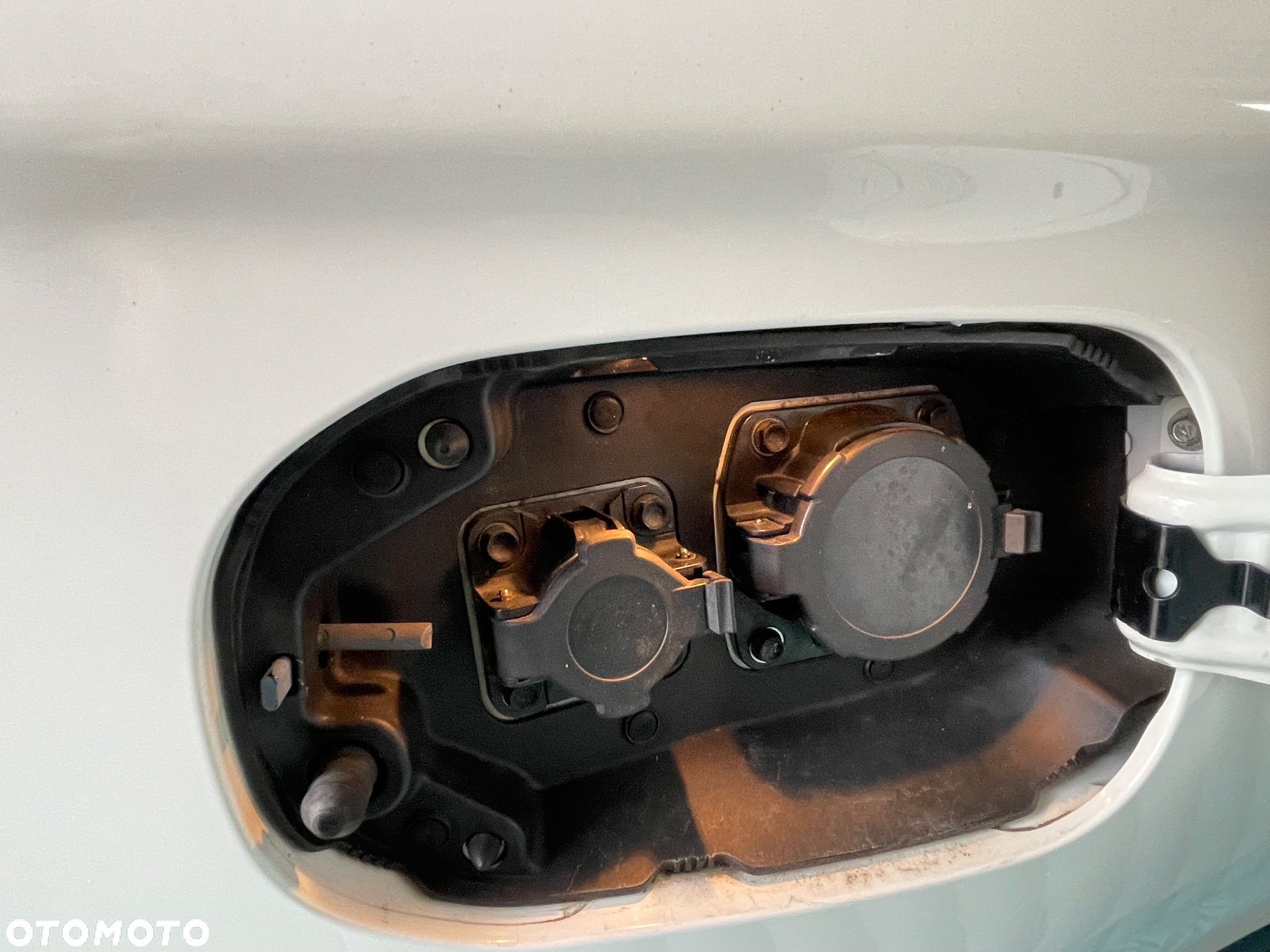 Mitsubishi Outlander 2.0 4WD Plug-In Hybrid - 18