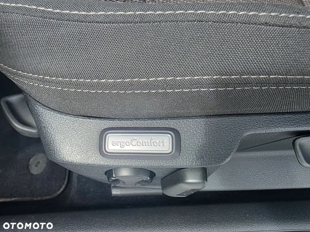 Volkswagen Passat 1.4 TSI BMT ACT Comfortline - 13