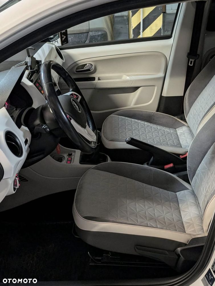 Volkswagen up! 1.0 TSI GTI - 8