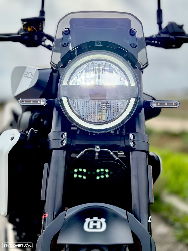 Husqvarna Svartpilen 801 - 4