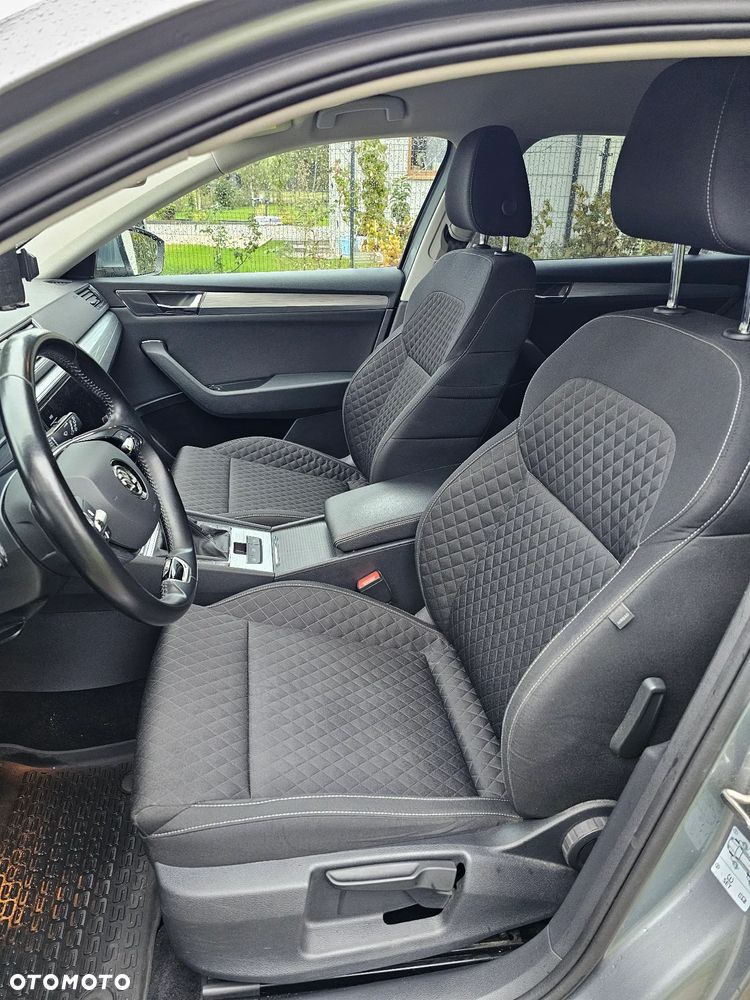 Skoda Superb 2.0 TDI Ambition - 17