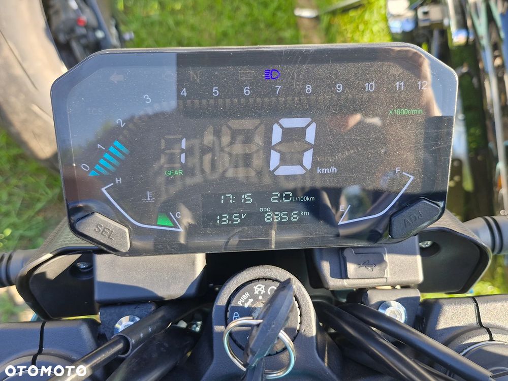 VOGE R125 - 6