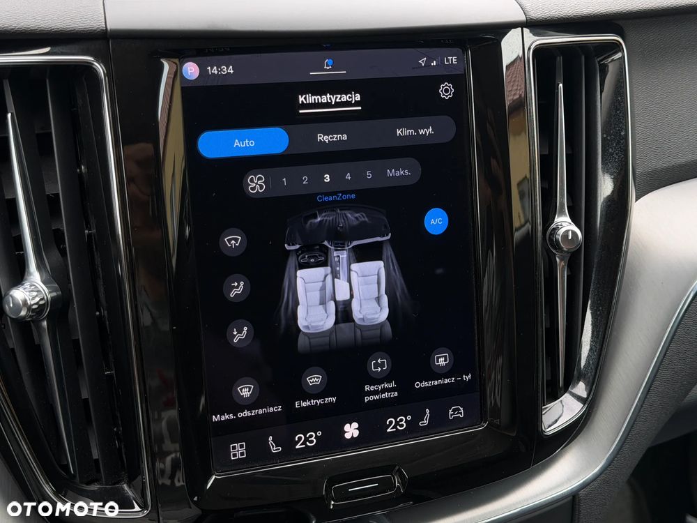 Volvo XC 60 B4 B Momentum Pro - 17