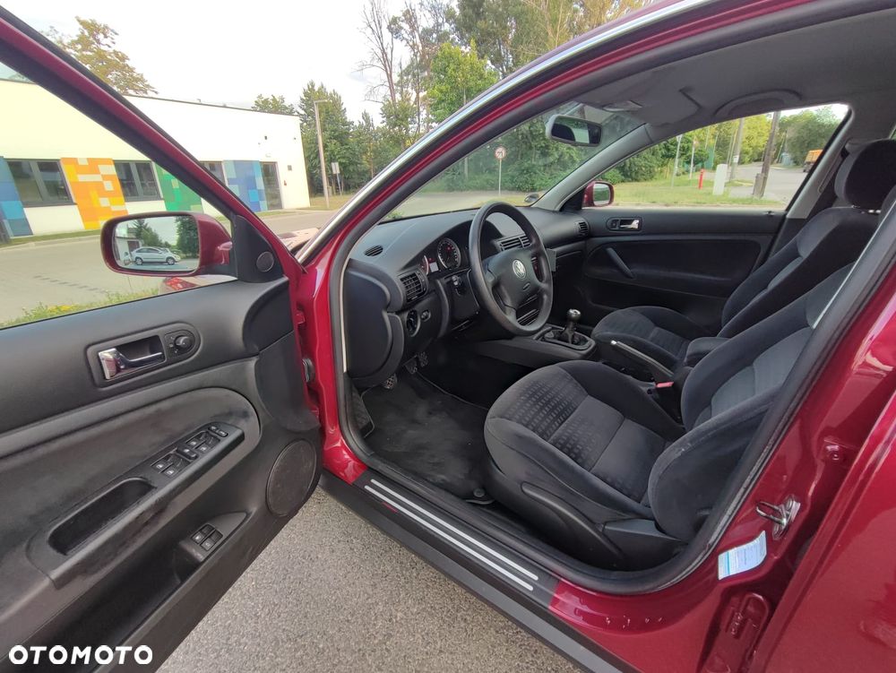 Volkswagen Passat 1.8T Trendline - 6