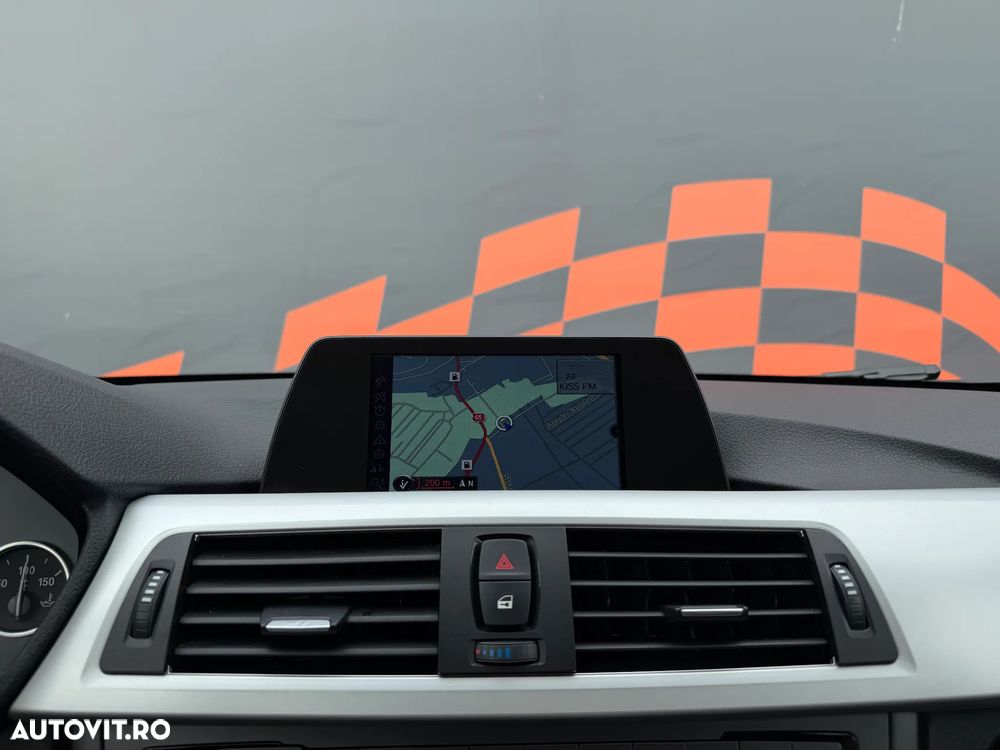 BMW Seria 3 320d Efficient Dynamics Edition Blue Perf. - 12