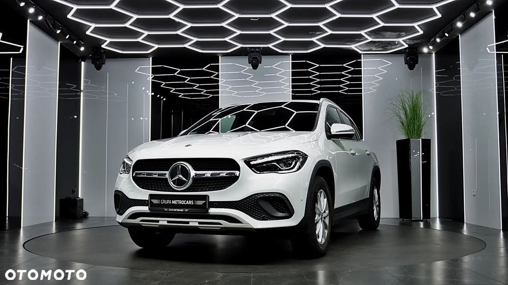 Mercedes-Benz GLA 200 - 2
