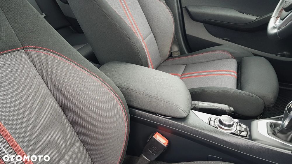 BMW X1 sDrive20i Sport Line - 31