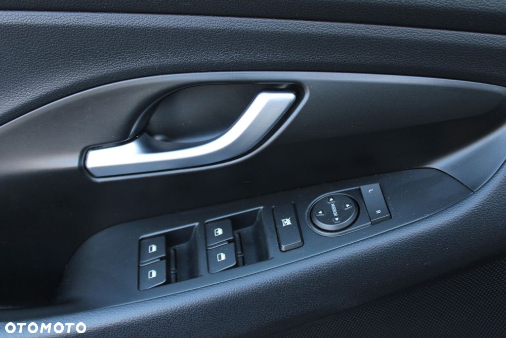 Hyundai i30 1.4 T-GDI Classic + DCT - 30