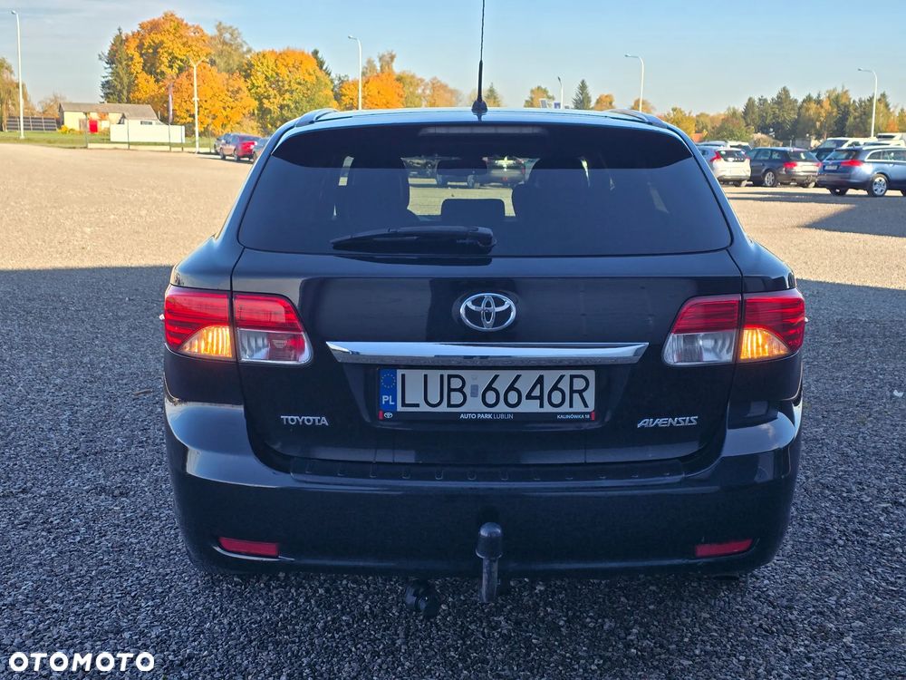 Toyota Avensis 2012 photo 5