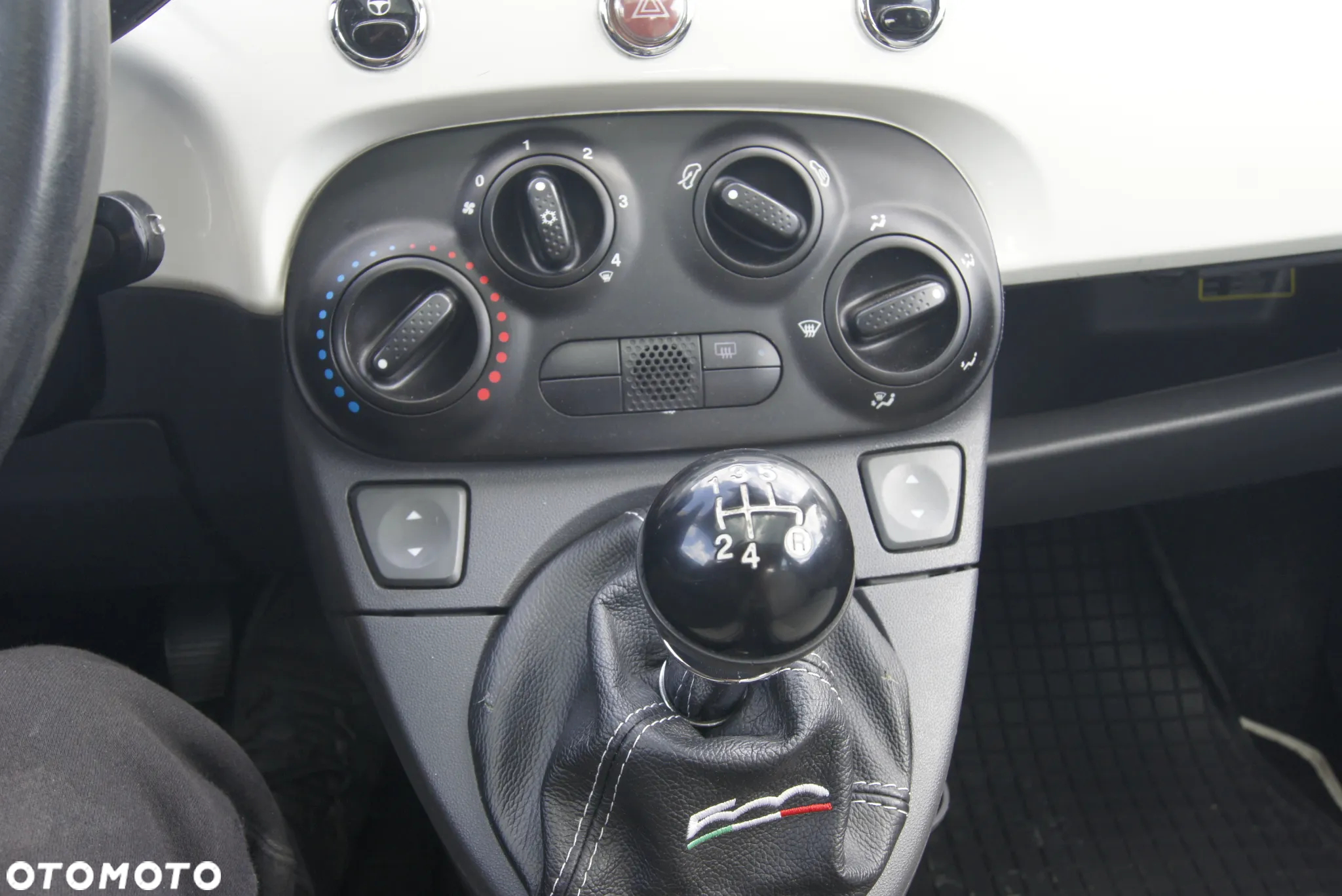 Fiat 500 C 1.2 8V Lounge - 26