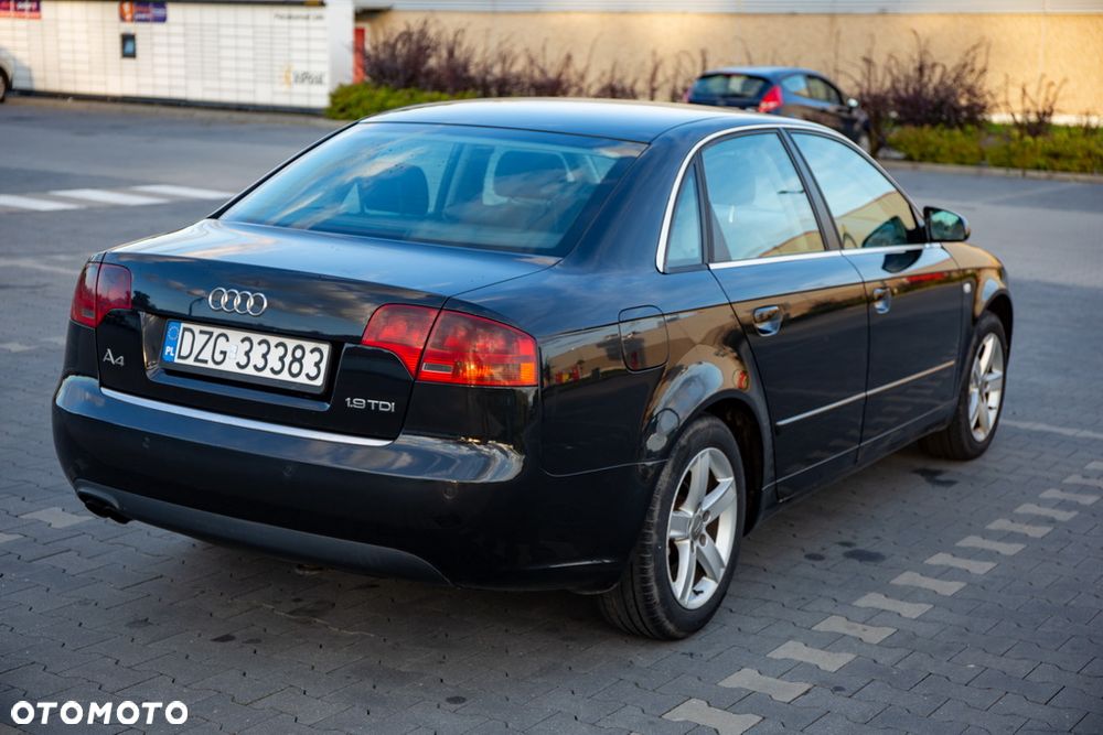 Audi A4 Limousine - 12