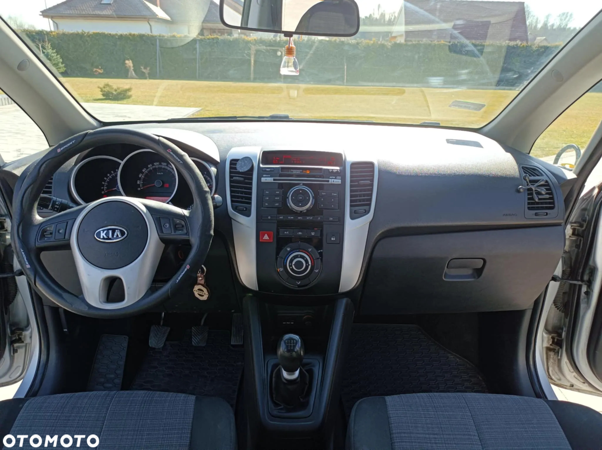 Kia Venga - 5