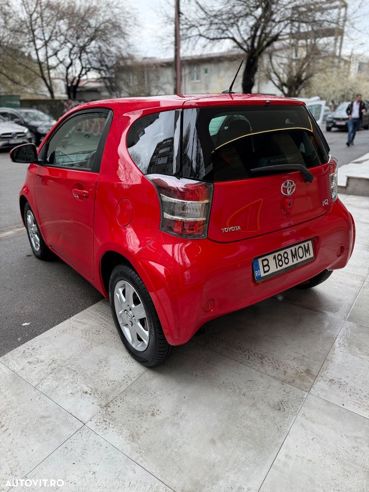 Toyota iQ - 4