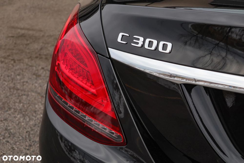 Mercedes-Benz Klasa C 300 4MATIC 9G-TRONIC - 8