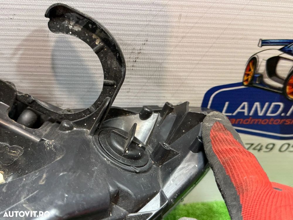 FAR DREAPTA UK CU LUPA PEUGEOT RCZ GT HDI 2.0 DIESEL 2011 COD OEM 1627682180 / 6206F6 / COUPE 2009-2015 - 6